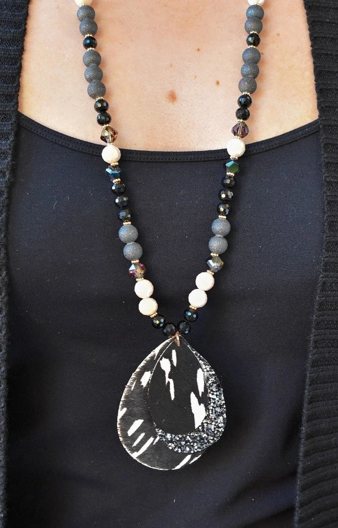 Your Fashion Wholesale - 72676 - 112021 Do You A Favor Pendant Necklace - Black