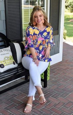 Andree - 18306-PP - 41221 TOPS Stay Connected Oversized Floral Top - Navy