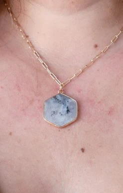 What's Hot - CNE3114GRY - 1722 Accessories Waiting On You Necklace - Gray