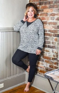 Heimish - BL-ET5015-11 - 91320 Voice Of Reason Leopard Print Pullover Sweaters