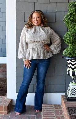 TCEC - CT7449 - 2222 TOPS Give Me A Sign Floral Top - Light Sage