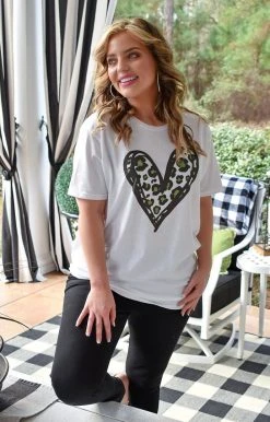 Glittering South - STPADDYHEART - 22422 My Lucky Heart Graphic Tee
