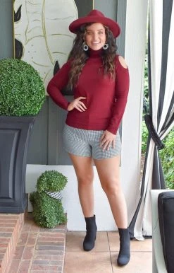 TCEC - CP9433 - 9221 BOTTOMS I Got You Houndstooth Shorts - Black/White