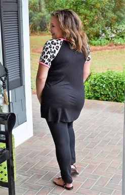 Heimish - BL-ST1302-14 - 31222 TOPS Beauty In The Details Print Top - Black/Leopard