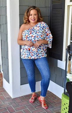 Andree - T10110-1 - 33022 TOPS Chic Lifestyle Leopard Top - Multi