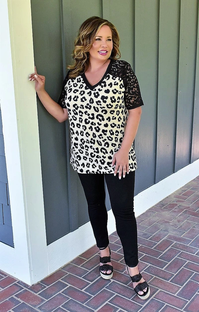 Heimish - ET6606-10 - 5122 Trusting My Instincts Print Top - Taupe TOPS