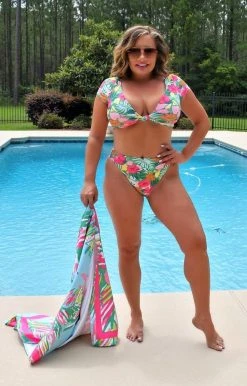 Dippin Daisy's - V4096JRMLC-TRPR - 52522 Pacific Islands Floral Bikini Top SWIMWEAR