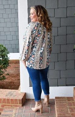 Andree - 20130-1 - 11722 Wild Fascination Print Top - Teal/Multi