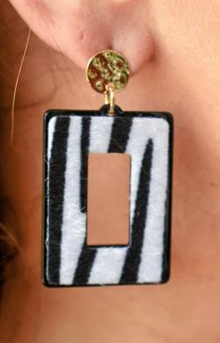 Accent Accessories- ER9662-53 - 62022 Animal Attraction Earrings - Black/White