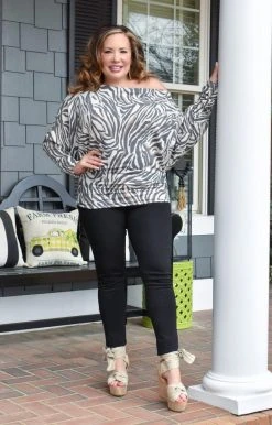 Gee Gee - WT5823 - 21022 Without Thinking Print Top - Black/Ivory TOPS